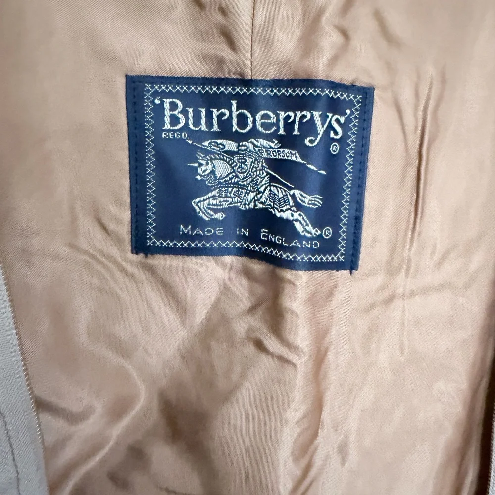 Burberry Beige Coat Lining - Picture 2 of 8